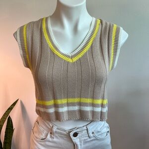 Tan, Yellow, White V-neck Sleeveless Crop sweater size Small